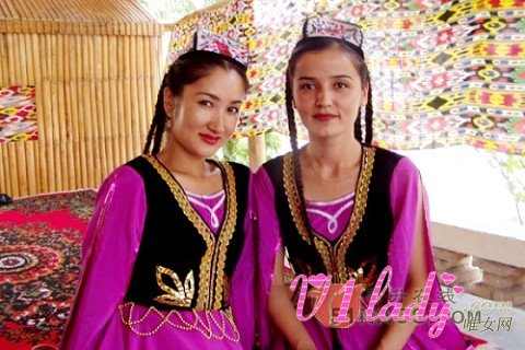 维吾尔族服饰特点及图片展示