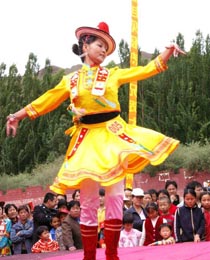 裕固族服饰特点及图片展示