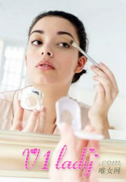 6大化妆恶习,影响我们皮肤肤质