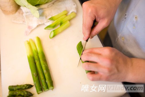 介绍14种养颜排毒食物让女人更年轻更漂亮