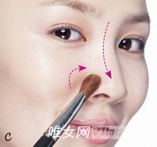 怎么化妆可以让自己的鼻梁看起来更高？