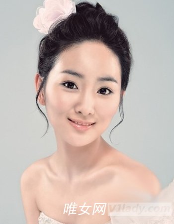 2014韩式最新新娘妆盘发造型欣赏图片
