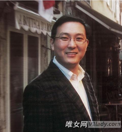 董卿高富帅男友是谁?密春雷个人资料及相片家庭背景介绍