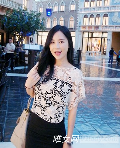 夏装蕾丝印花潮流服饰图片展示
