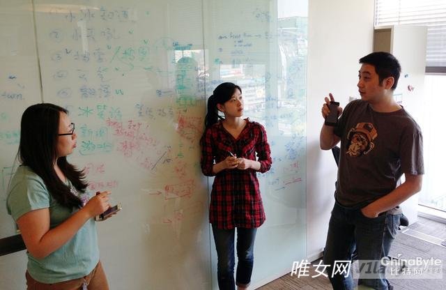 微软小冰是什么?和奶茶妹妹章泽天什么关系?