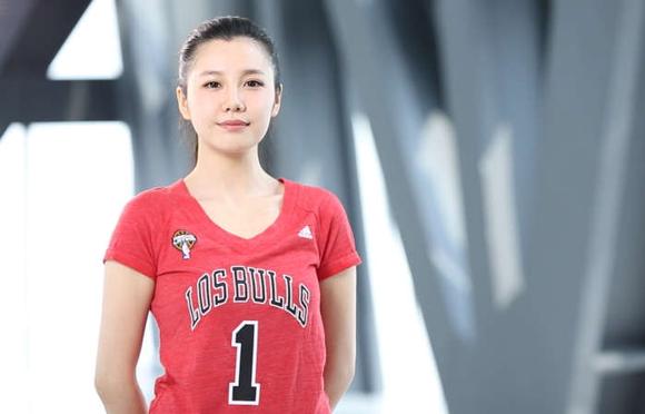 最美篮球女主播刘语熙个人资料及相片写真集图片展示