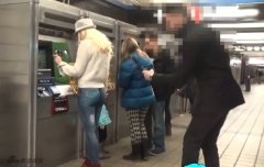 美国女模特赤裸下身彩绘上街只一人识破