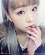 日本16岁怀孕女模堀铃香相片图片