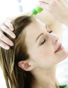 洗头发时候护发素是越多越好吗？