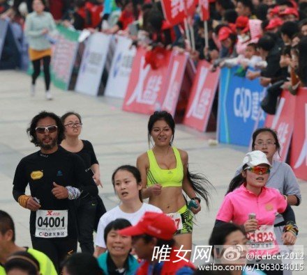 最美马拉松女孩是谁?李雪个人相片及马拉松相片图片