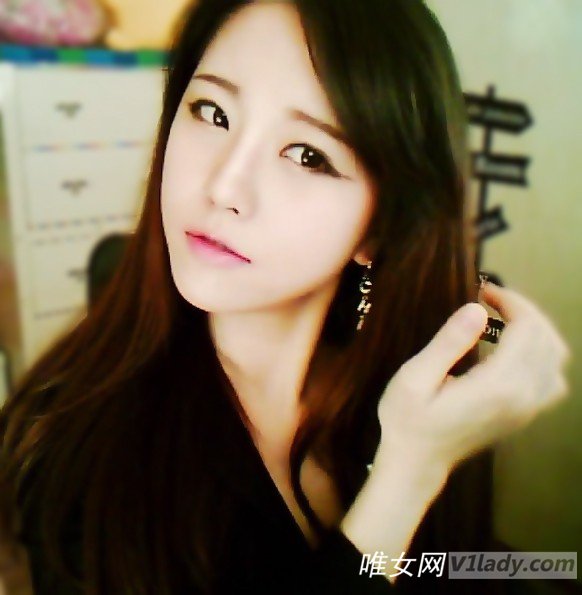 韩国美女主播李由美个人资料及相片写真集图片展示