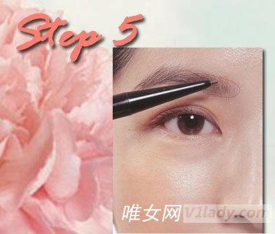 怎么样快速的化一个漂亮的妆？