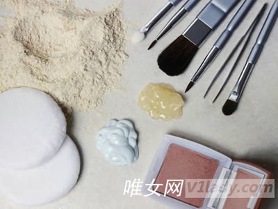 详解打好轻薄透绝底妆步骤图解