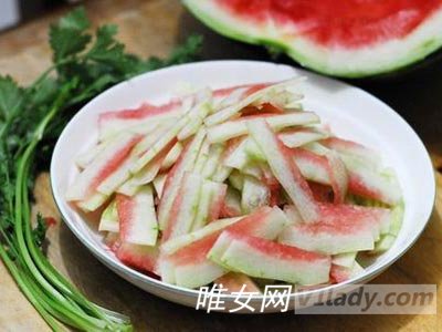 西瓜皮有哪些做法?怎么做比较好吃?